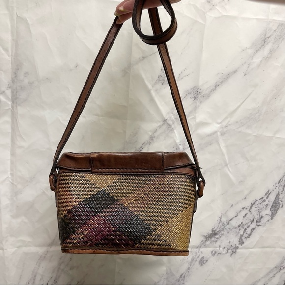 VINTAGE 80s Handmade Leather and Rattan Woven Crossbody Bag - Picture 5 of 14